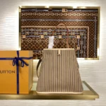 Louis Vuitton Neverfull Bandouliere Inside Out MM M12257 - Image 5
