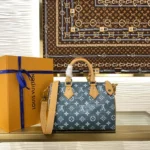 Louis Vuitton Speedy P9 Bandouliere 25 Light Blue Crocodile M24425 - Image 5