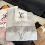 Louis Vuitton Monogram Fur Pocket Cashmere Stole - Image 4