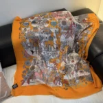 Louis Vuitton Printed Silk Cashmere Stole - Image 4