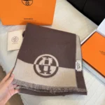 Hermès Ex-Libris Jacquard Reversible Cashmere Scarf - Image 5