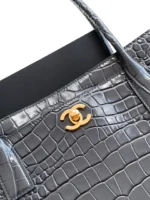 Chanel 26S Cerf Crocodile-Embossed Tote Bag 39cm - Image 5