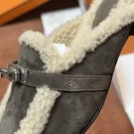 Hermès Kelly Shearling Mule - Image 4