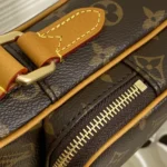 Louis Vuitton Amazone Crossbody Bag Vintage M14014 - Image 6