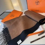Hermès Reversible Cashmere Scarf - Image 5