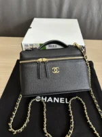 Chanel Vanity Case with Chain Small 19cm - Image 6