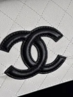 Chanel Handbag 96209 White - Image 6