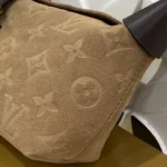 Louis Vuitton Pochette Mia Monogram Empreinte Suede M2A252 - Image 6