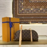 Louis Vuitton Squire East West Monogram M28953 - Image 6