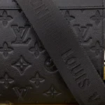 Louis Vuitton Gaston Wearable Wallet Taurillon Black M81115 - Image 6