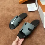 Hermès Izmir Men's Sandal - Image 6