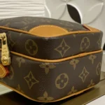 Louis Vuitton Amazone Crossbody Bag Vintage M14014 - Image 7