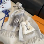 Louis Vuitton Monogram Fur Pocket Cashmere Stole - Image 6