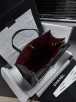 Chanel 26A Vertical Tote Bag 23.5cm - Image 7