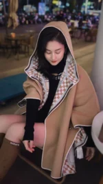 Burberry Double-Sided Hooded Wool Cape - Image 7
