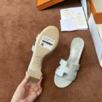 Hermès Oasis Heeled Sandal - Image 7