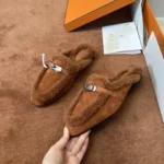 Hermès Kelly Shearling Mule - Image 7