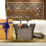 Louis Vuitton Neverfull Bandouliere Inside Out BB M12099 - Image 8