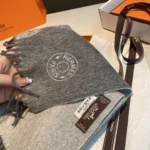 Hermès Chaîne d'Ancre Reversible Lambswool Scarf - Image 7