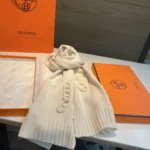 Hermès Chaîne d'Ancre Knit Cashmere Scarf - Image 8