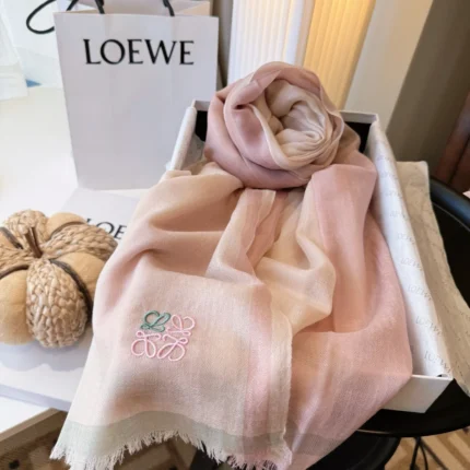 Replica Loewe collection image