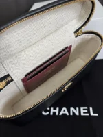 Chanel Vanity Case with Chain Small 19cm - Image 9